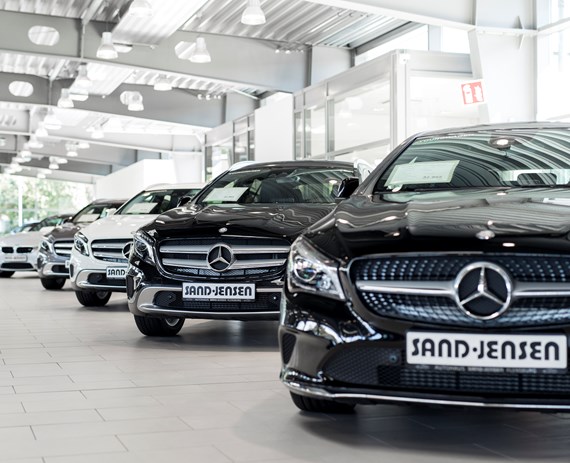 Verschiedene Mercedes Modelle im Autohaus Sand Jensen